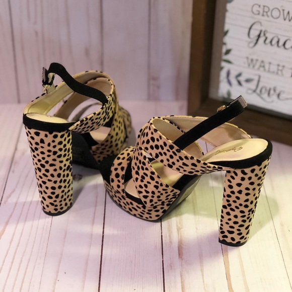 Leopard Pumps - Picture 5 of 7
